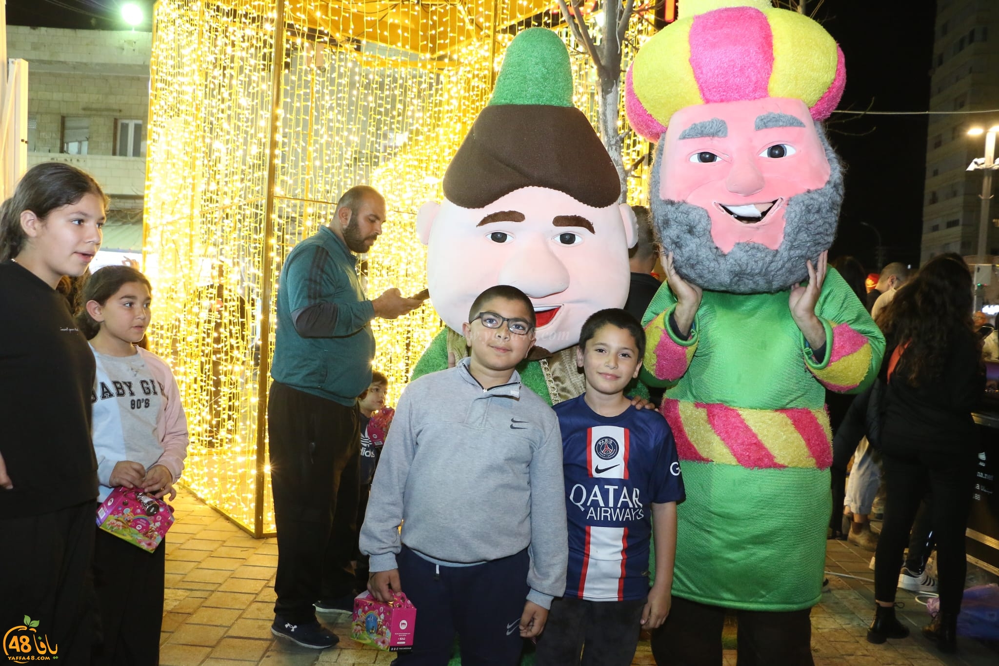 مسيرة احتفالية واضاءة فانوس رمضان وسط مدينة يافا 